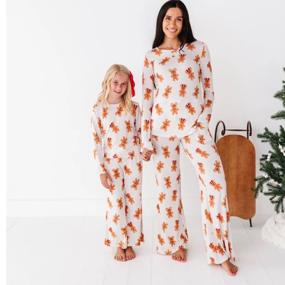 NWOT Mickey Magical Gingerbread | Women’s PJ PANTS and TOP SET SIZE LARGE - Picture 3 of 15